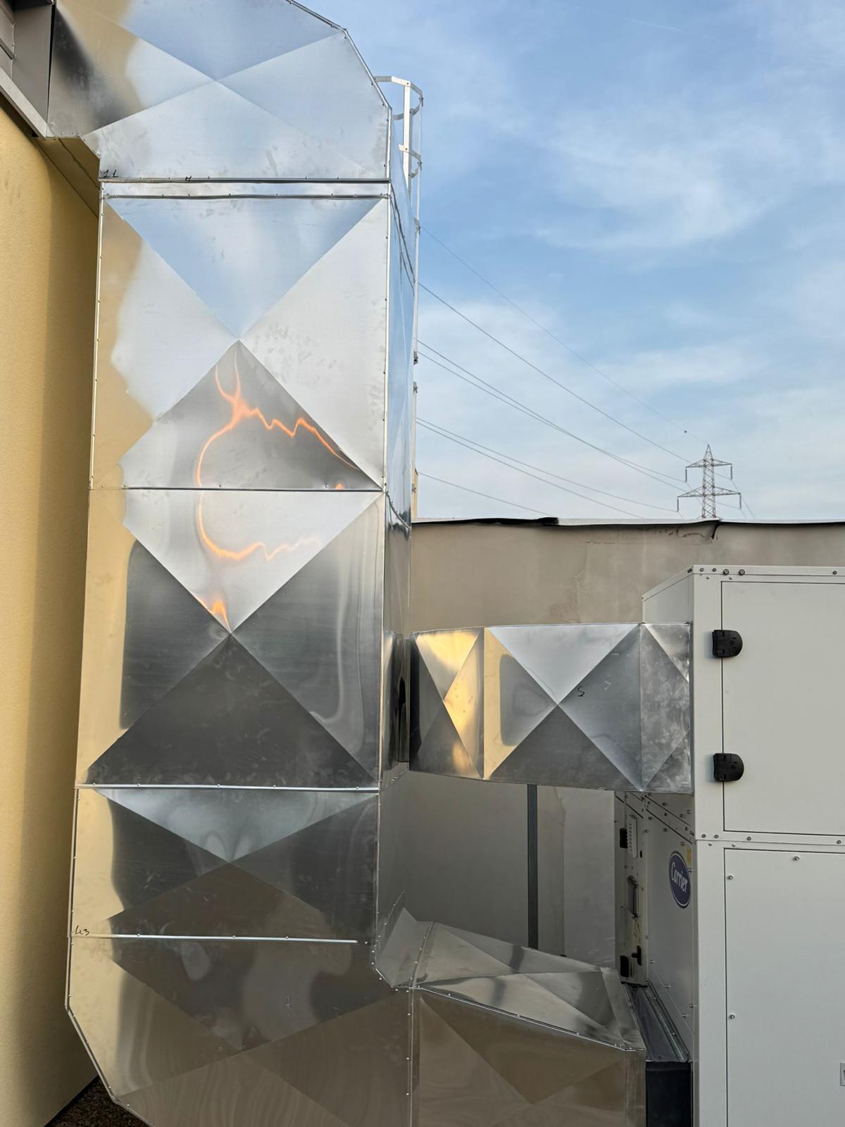 Canale esterno a gomito di grande sezione