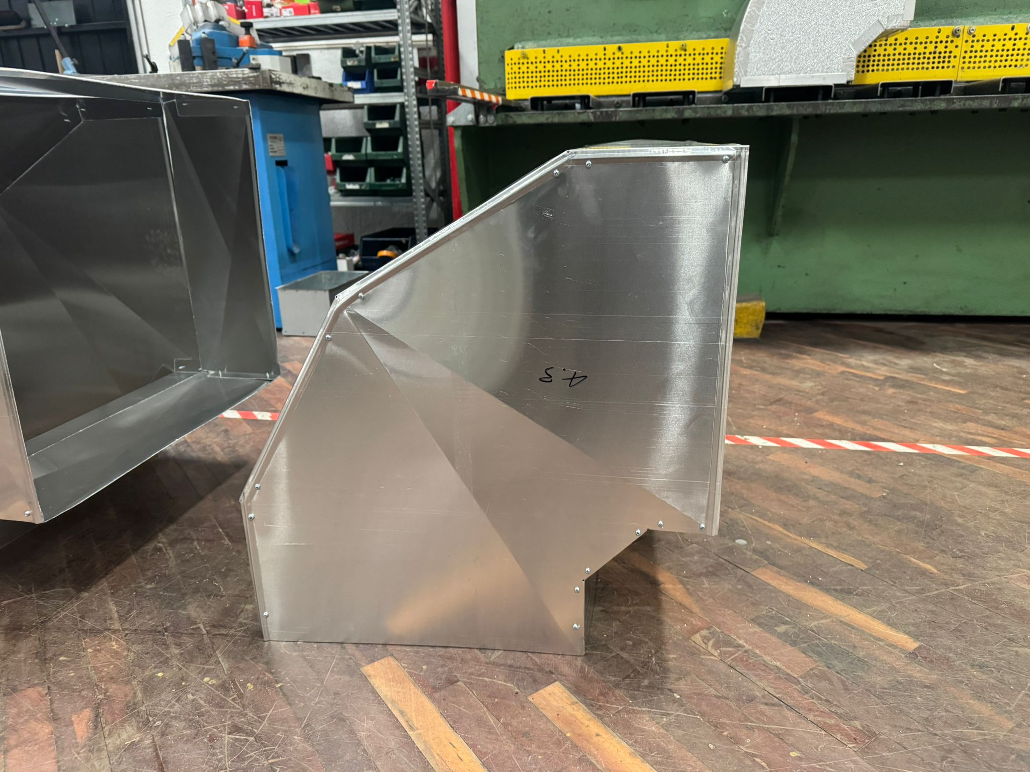 Dettaglio canale in officina